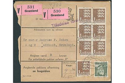35 øre Fr. IX og 1 kr. Rigsvåben (7) på 7,35 kr. frankeret adressekort for 2 værdipakker stemplet Grønlands Departementet d. 6.6.1952 til Godthaab, Grønland. 1 mærke revet.