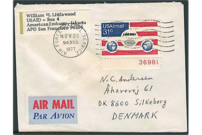 Amerikansk 31 cents Luftpost på luftpostbrev annulleret med feltpoststempel Air Force Postal Service APO 96356 d. 30.11.1977 til Silkeborg, Danmark. Fra USAID ved den amerikanske ambassade i Jakarta, Indonesien.