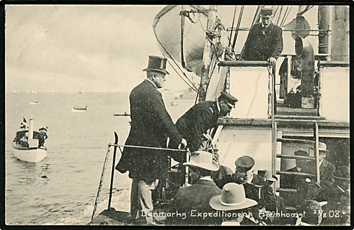 Danmark-ekspeditionen. Statsminister I. C. Christensen taler med besætninger ved ekspeditionens hjemkomst til København d. 23.8.1908. N. K. u/no.