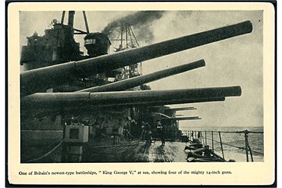 Kanoner ombord på HMS King George V. Propagandakort.
