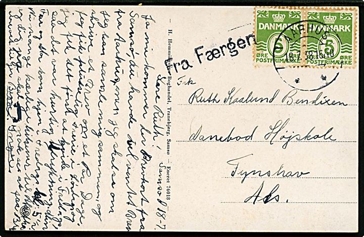 5 øre Bølgelinie i parstykke på brevkort (Samsø, Brattingsborg) dateret på Samsø d. 18.7.1938 og annulleret Aarhus d. 18.7.1938 med sidestempel Fra Færgen til Fynshav på Als. Mærker med skjolder.