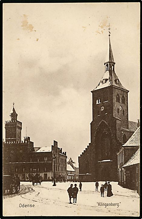 Odense. Klingenberg med Rådhuset (før nedrivning af tårnet!) og Sct. Knuds kirke. Stenders no. 19086