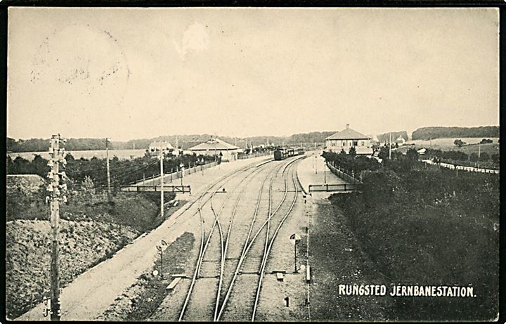 Rungsted, udsigt over jernbaneterræn med jernbanestation og damptog. P. Alstrup u/no. 