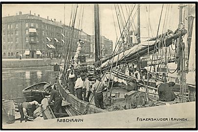 Købh., Fiskerskude i havnen. Fotograf Orla Bock. A. Vincent no. 481.