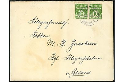 10 øre Bølgelinie i parstykke på brev fra Fredericia annulleret med brotype IIIe Nyborg - Fredericia T.32 d. 12.5.1922 til Assens.