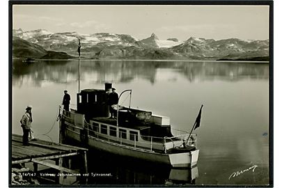 Norge, Valdres, Jotunheimen ved Tyinvannet med lille dampbåd. Normann no. 14/147.