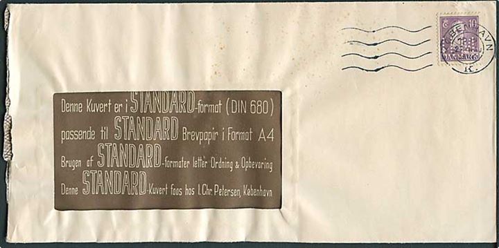 10 øre Chr. X med perfin U.M. (Udenrigsministeriet) på fortrykt rudekuvert fra Kgl. danske Generalkonsulat i Hamburg sendt med diplomatisk kurérpost og stemplet København d. 27.5.1946.