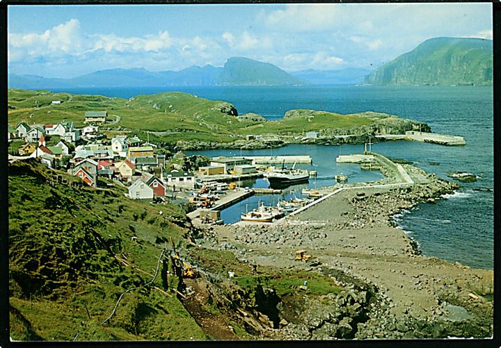 Færøerne, Sandoy, Skopun havn med skibe. Á. Poulsen u/no.