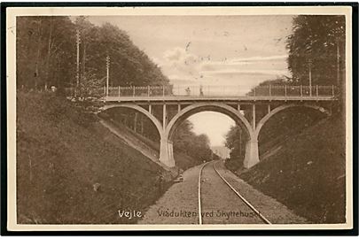 Vejle, Viadukten ved Skyttehuset med jernbanespor. Hvidehus Boglade no. 10534.