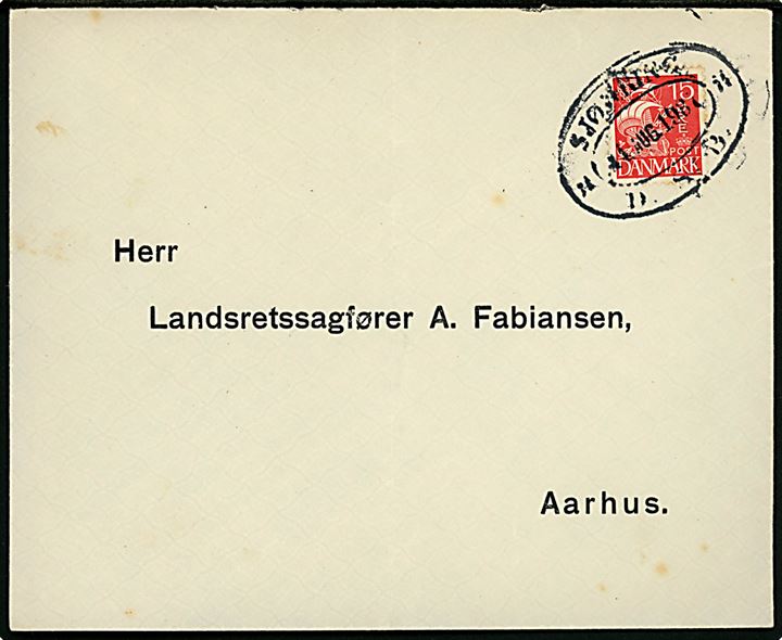 15 øre Karavel på brev annulleret med ovalt jernbanestempel SJØRRING * D.S.B. * d. 1.8.1937 til Aarhus. Lodret fold.