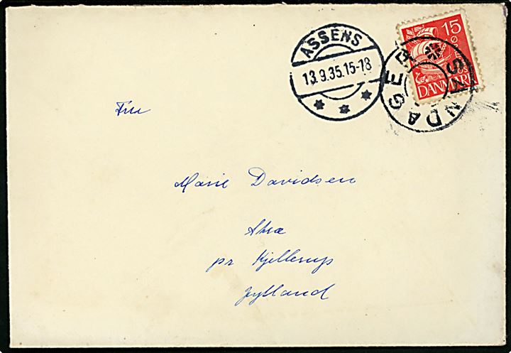 15 øre Karavel på brev annulleret med udslebet stjernestempel SANDAGER og sidestemplet Assens d. 13.9.1935 til Kjellerup.