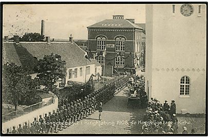 Ringkøbing, parade ved kirke under kongebesøget d. 2.8.1908. L. Lind u/no.