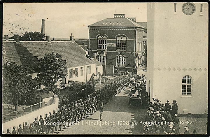 Ringkøbing, parade ved kirke under kongebesøget d. 2.8.1908. L. Lind u/no.