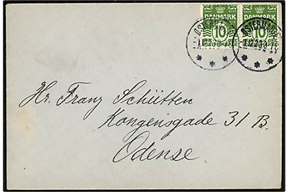10 øre Bølgelinie i parstykke på brev annulleret med brotype IIIb Østermarie d. 1.12.1923 til Odense.