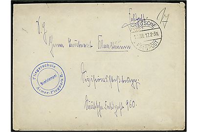 Ufrankeret feltpostbrev stemplet Deutsche Feldpost d. 17.7.1917 til feldpost nr. 960. Blåt briefstempel: Fliegerschule / Armee-Flugpark B.