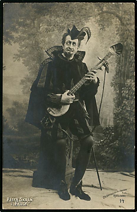 Skuespiller Peter Skram i stykket Faust. Holger Ferlov no. 14. Tiltrykt Børnehjælpsdagen, 9. Maj 1906 og sendt lokalt i Kjøbenhavn d. 5.6.1906.