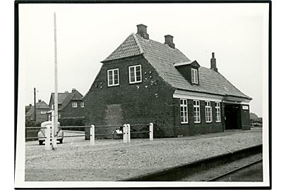 Næsbjerg jernbanestation. Fotografi 9x12 cm.