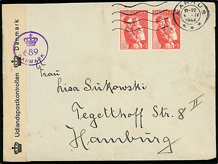 20+5 øre Børneforsorg i parstykke på brev fra Aarhus d. 4.4.1946 til Hamburg, Tyskland. Åbnet af dansk efterkrigscensur (krone)/689/Danmark. Afkortet i toppen.