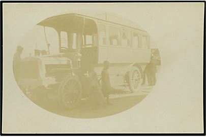 Omnibus ca. 1904. Formodentlig på ruten København-Dragør. Fotokort u/no. Kvalitet 9