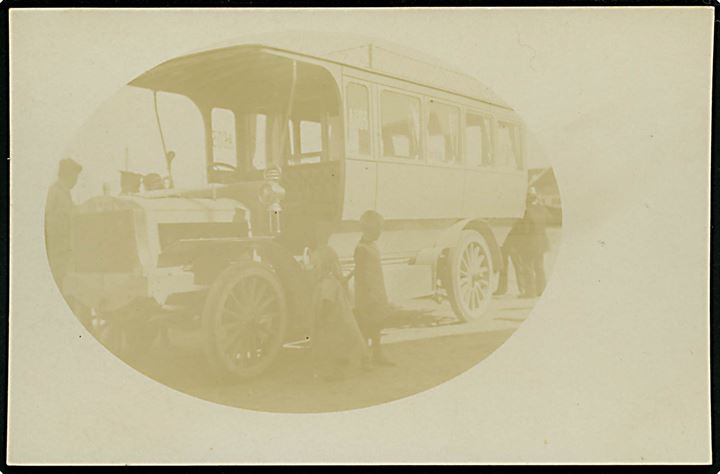 Omnibus ca. 1904. Formodentlig på ruten København-Dragør. Fotokort u/no. Kvalitet 9