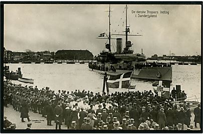 Marine. “Olfert Fischer” landsætter Sønderjydsk Kommando i Sønderborg d. 5.5.1920. Stenders u/no. Kvalitet 9