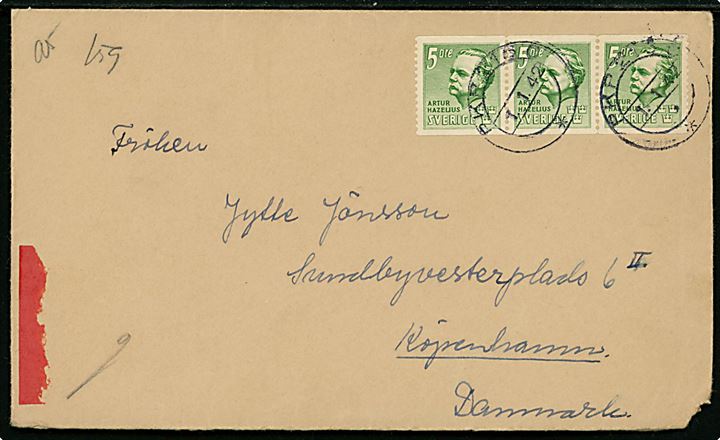 5 öre Hazelius i 3-stribe på brev fra Vara annulleret med bureaustempel PKP 216C (= Uddevalla - Herrjunga) d. 1.1.1942 til København, Danmark. Åbnet af tysk censur i København. Rest af rød etiket vedr. særlig postcensur. 