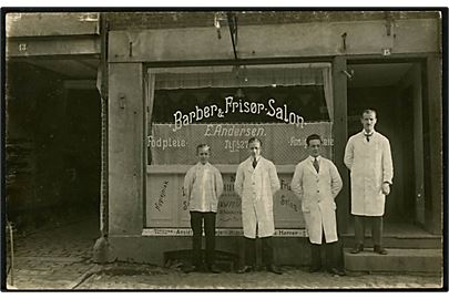 Erhverv. E. Andersen's barber & Frisør Salon med personale. Fotokort u/no.