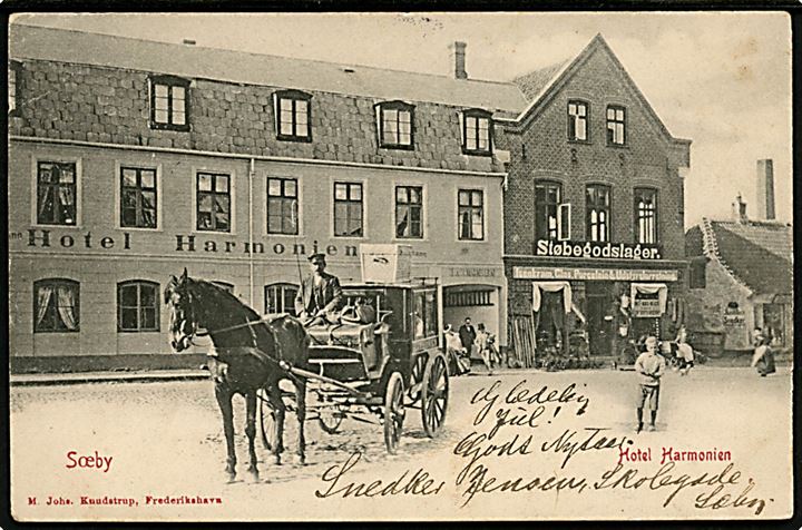 Sæby. Hotel Harmonien med Hestevogn og naboen Støbegodslager. M. Johs. Knudstrup u/no. 