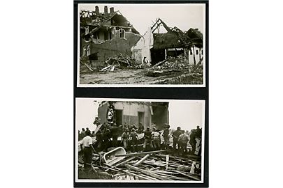Tønder. Jernbanegade/Vestergade. Ødelæggelser efter fejlagtige angreb med to Mosquito-bombemaskiner fra Royal Air Force i 1942. Tønder blev bombet i den tro at det var Niebüll. To fotografier 5½x8½ cm.