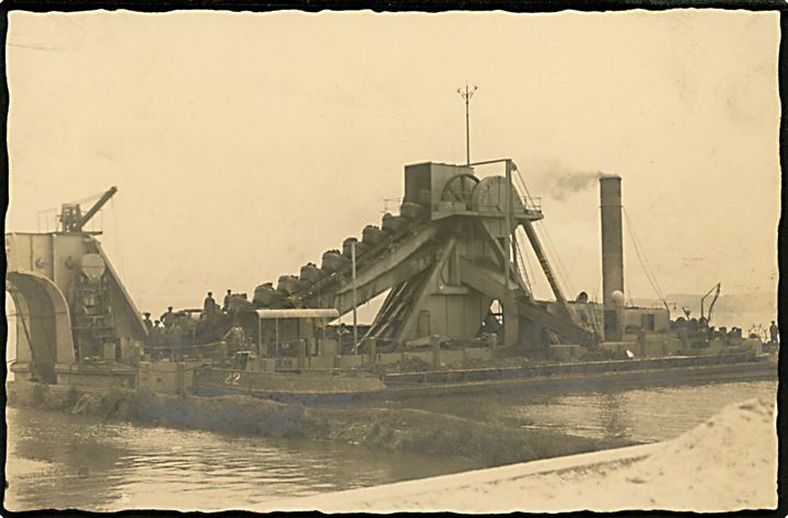 Holland, muddermaskine i arbejde. Fotokort fra ca. 1930'erne u/no.