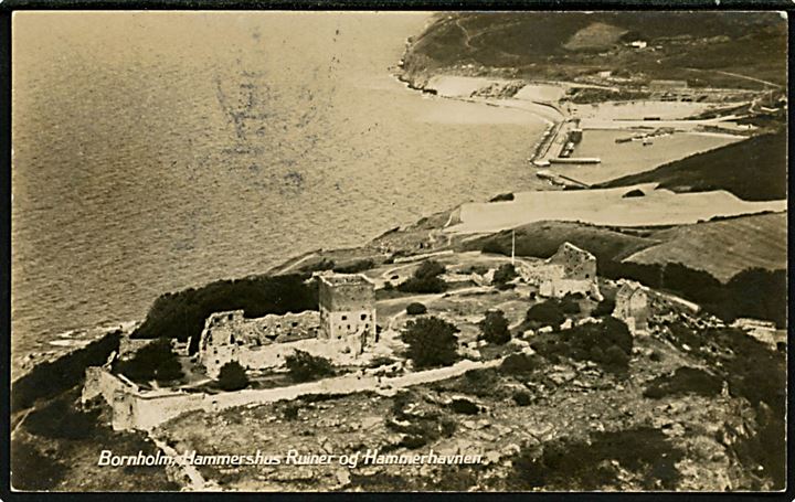 10 øre H. C. Andersen på brevkort (Luftfoto af Hammershus, Colberg no. 6045) annulleret med brotype Ic Gudhjem d. 2.6.1936 til Lille Skensved.