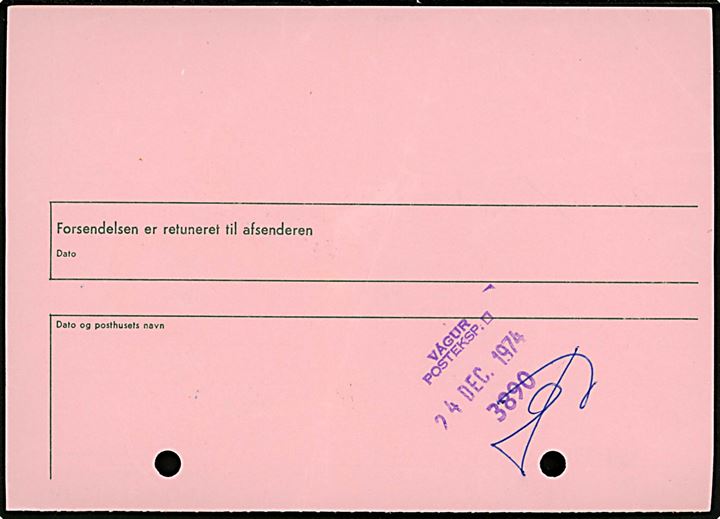 Afgiftskort - formular K 2076 (9-72 A6) - for pakke fra København. På bagsiden trodatstempel Vágur Posteksp. d. 24.12.1974. To arkivhuller.