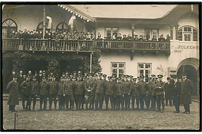 Genforening. Britiske CIS-tropper (Sherwood Foresters) ved Folkehjemmet i Aabenraa. Fotograf Clausen, Aabenraa u/no.