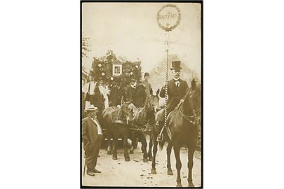 Viborg, Bogtrykker Backhausen's vogn fra Theaterfesten 1908. Fotokort u/no.