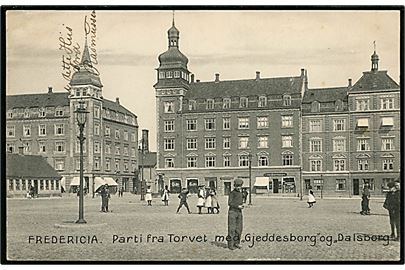 Fredericia. Torvet med Gjeddesborg og Dalsberg. Hestbek Jensen no. 10843.