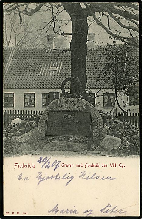 Fredericia, Fr. VII Eg og krigergraven for 600 dragoner som ikke ville overgive sig til svenskerne i 1657. Warburg no. 581.