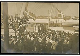Genforening. Kongeskibet Dannebrog med de kongelige i Sønderborg 11.7.1920. Fotokort u/no.