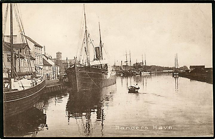 Randers, havneparti med dampskib. E. Nielsen no. 736. Hj.knæk.