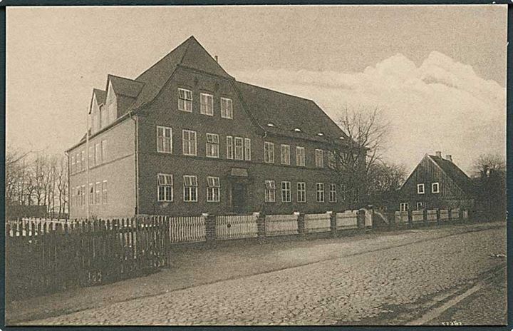 Alexandrinenskolen i Tønder. Heinrich Nissens Kunsthandel no. 58657.