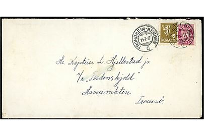 5 øre Posthorn og 15 øre Løve på brev fra Bergen annulleret med sejlende bureaustempel Trondheim - Bergen C d. 19.2.1937 til Kaptajn L. Hjellestad ombord på S/S Tordenskjold, Havnevakten i Tromsø.