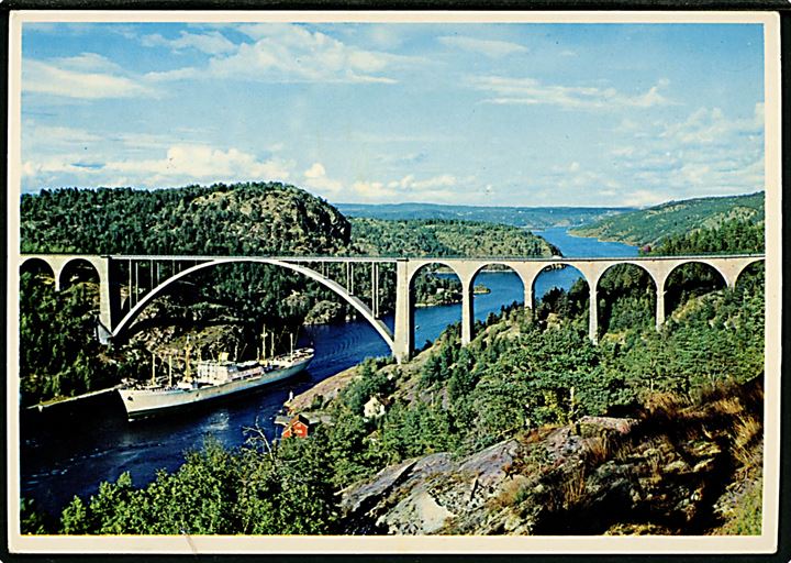 Norsk 40 øre Knob markeret ugyldig på brevkort (Svinesund bro) fra Svinesund d. 18.8.1965 til Vetlanda, Sverige.
