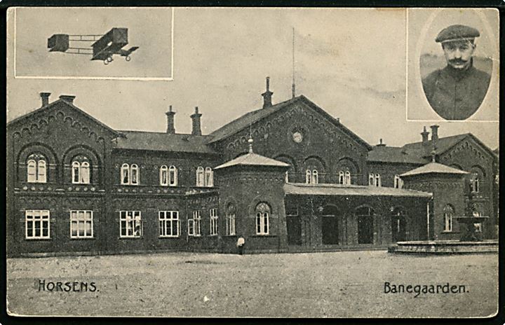 Horsens jernbanestation med pionerflyveren Robert Svendsen og hans flyvemaskine. Dall u/no.