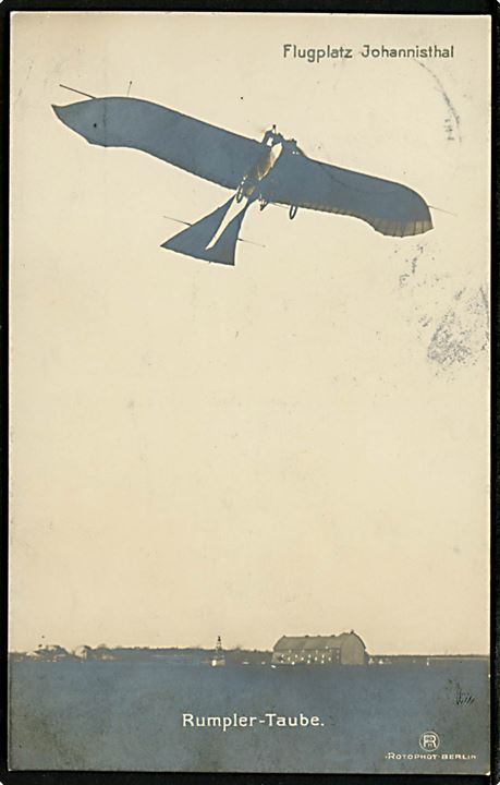 Rumpler Taube flyvemaskine over Flugplatz Johannisthal. Anvendt fra Berlin d. 4.1.1913. Hj.knæk.