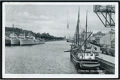 Odense. Flådebesøg i Odense havn med bl.a. Royal Navy destroyer D42 Windsor i 1930'erne. Stenders, Odense no. 360.