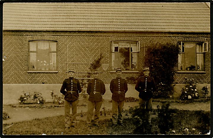 5 øre Chr. X på brevkort (Soldater fra 20 Batl. indkvarteret på landejendom) annulleret med stjernestempel LUNDFORLUND og sidestemplet Slagelse d. 30.7.1915 til Kværkeby.