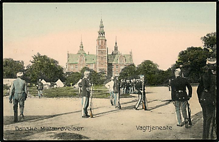 Købh., Rosenborg slot med Livgarden. Serie: Danske Militærøvelser: Vagttjeneste. Stenders no. 7373.