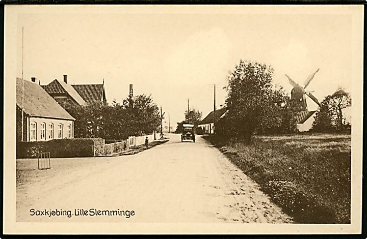 Lille Slemminge ved Saxkjøbing med mølle og automobil. Stenders no. 64537.
