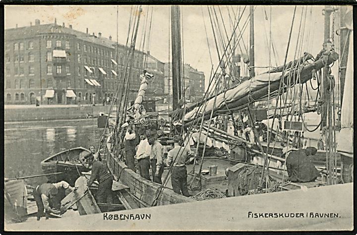 Købh., Fiskerskuder i havnen. Fotograf Orla Bock. A. Vincent no. 481.