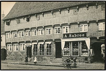 Randers. Storegade. Gammelt hus med Thostrups Cigarfabrik og A. Sabroe's Kaffe og Chokolade forretning. Stenders no. 12480.