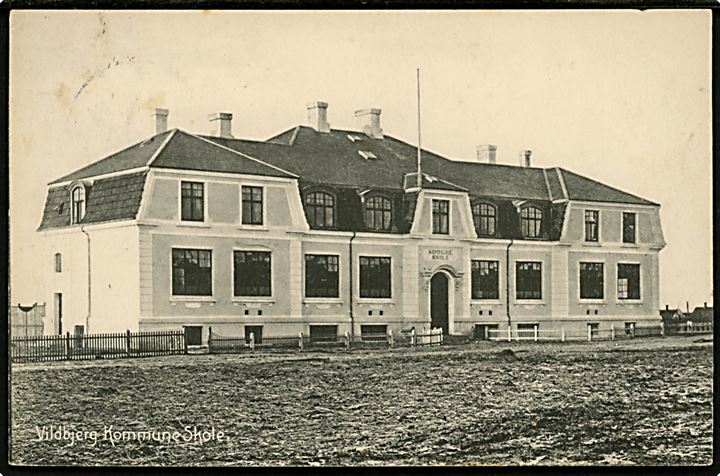 5 øre Fr. VIII på brevkort (Vildbjerg Kommuneskole) annulleret med bureaustempel Herning - Holstebro T.1195 d. 26.3.1909 til Hellerup.